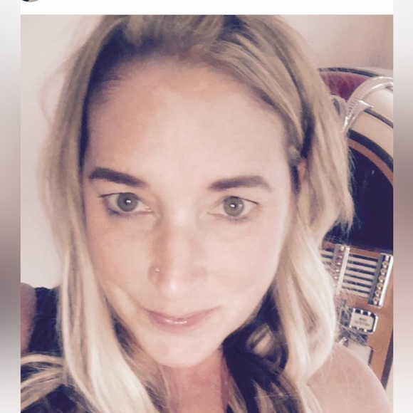 Meet your Posher, Susan - Picture 2 of 14